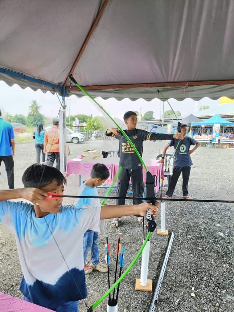 MEMANAH BERSAMA AADK DAN KOMUNITI SEKITAR MASJID KG JAWA SEGAMAT